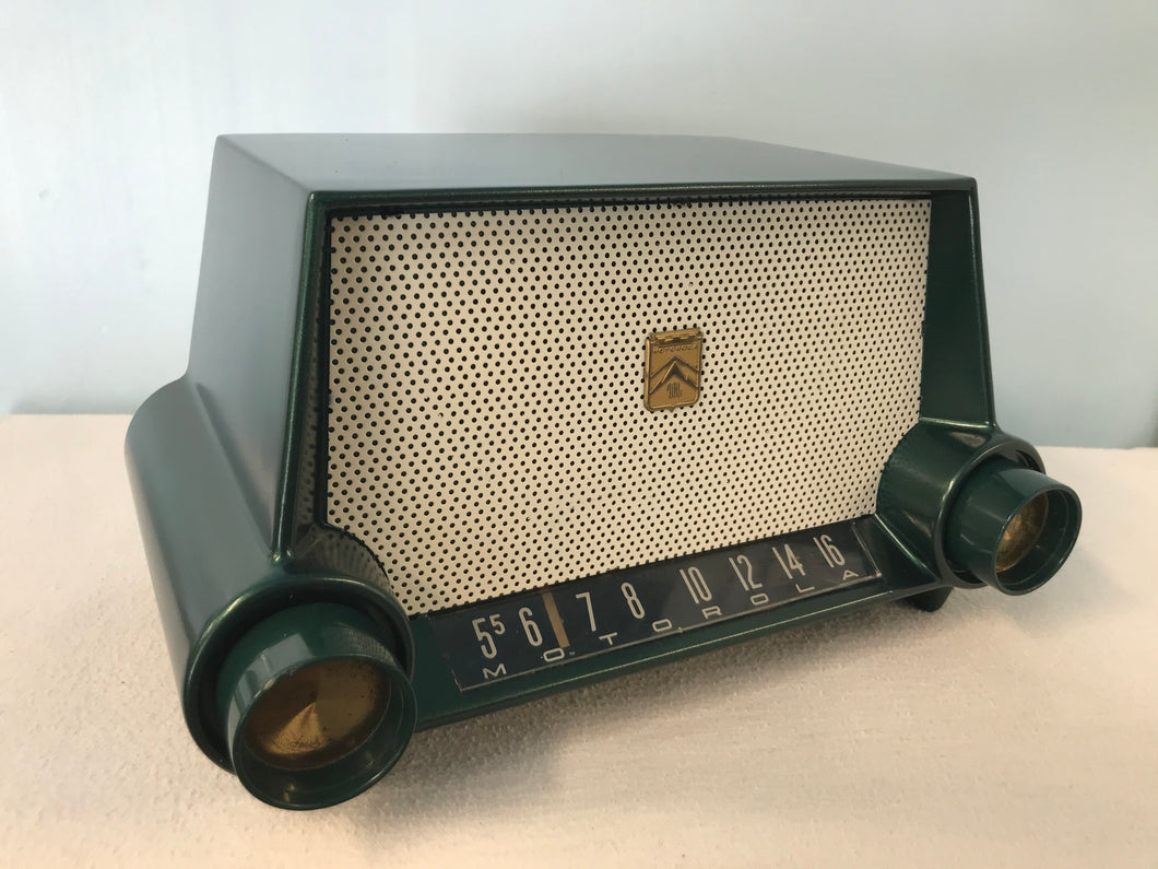 Motorola 53H Tube Radio With Bluetooth input.