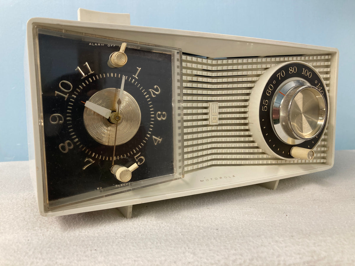 Motorola AC3AH Mid Century Clock Radio | Antique, Retro, Vintage Tube ...